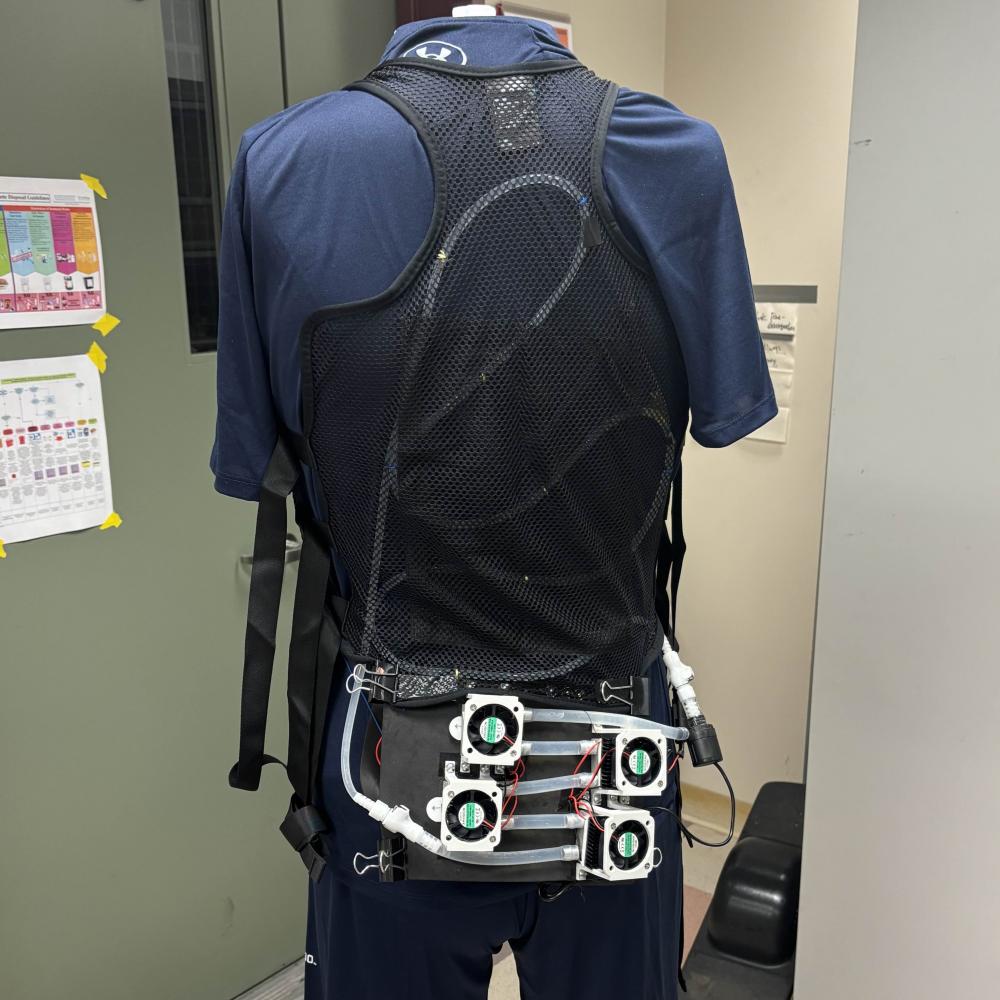 Portable TEC-Based Liquid Cooling Garment